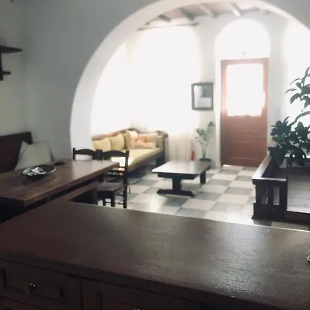 Planitis Lighthouse View Pánormos