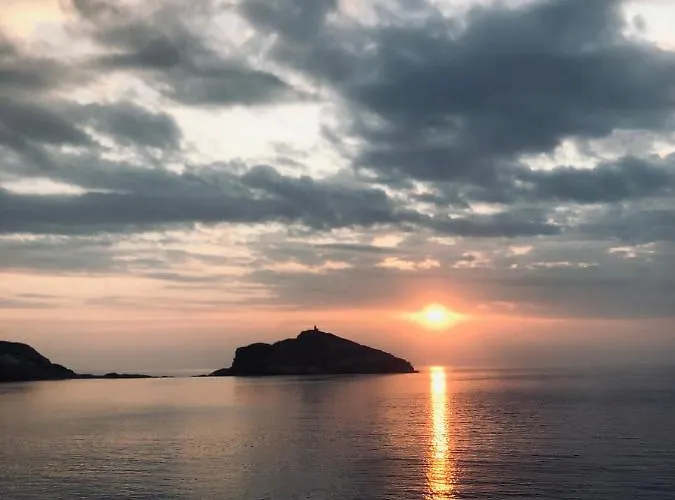 Planitis Lighthouse View